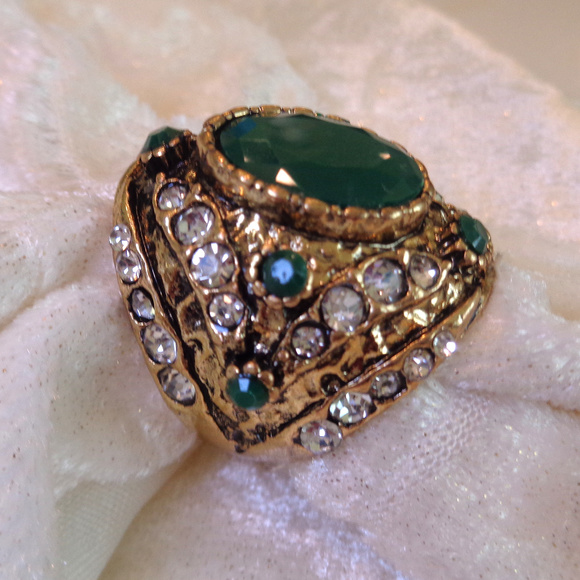 STUNING HAND MADE VINTAGE RING SIZE 9 - Picture 2 of 4